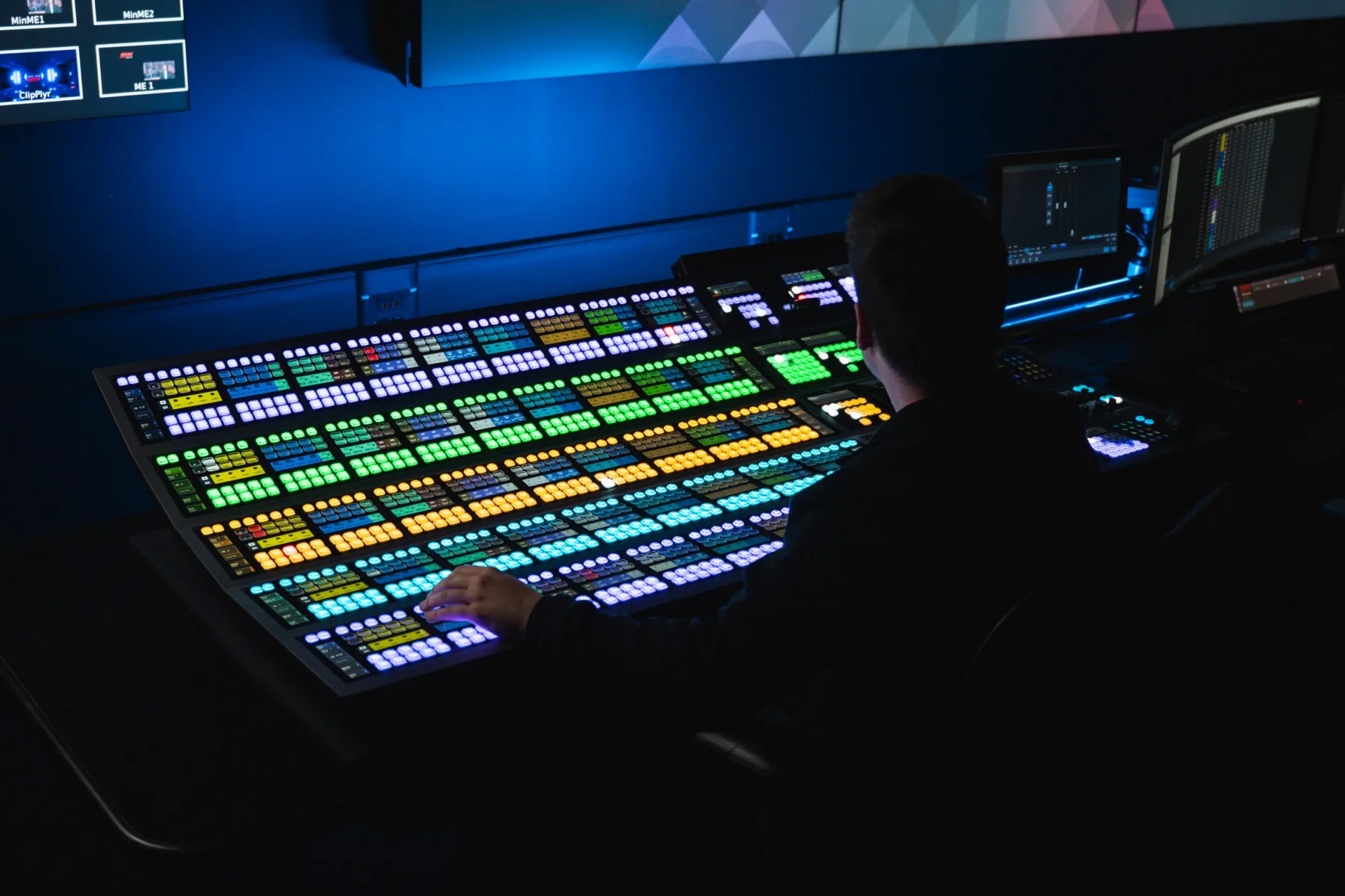 Source image for Carbonite HyperMax pools switcher resources for peak news coverage
